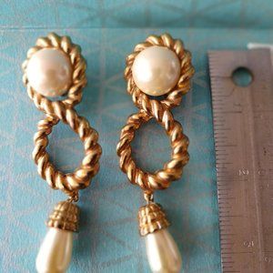 Vtg.  1980's Gold Tone Twist Large Faux Pearls Drop Clip Earrings